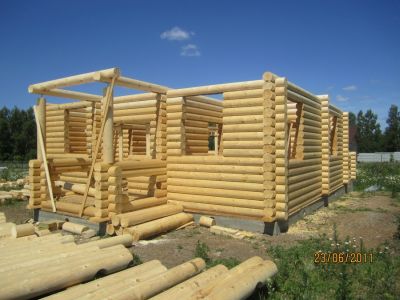 Строительство деревянного дома – особенности перестройки